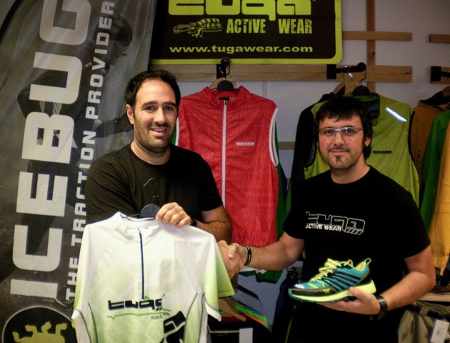 Las dos marcas, Icebug y Tuga Active Wear, en la firma del acuerdo (foto: Tuga)